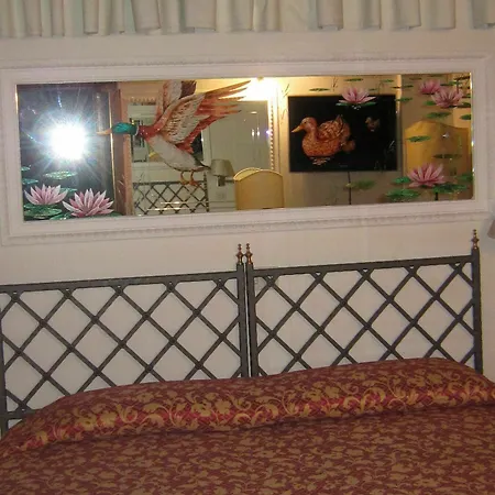 מלון Hotel City